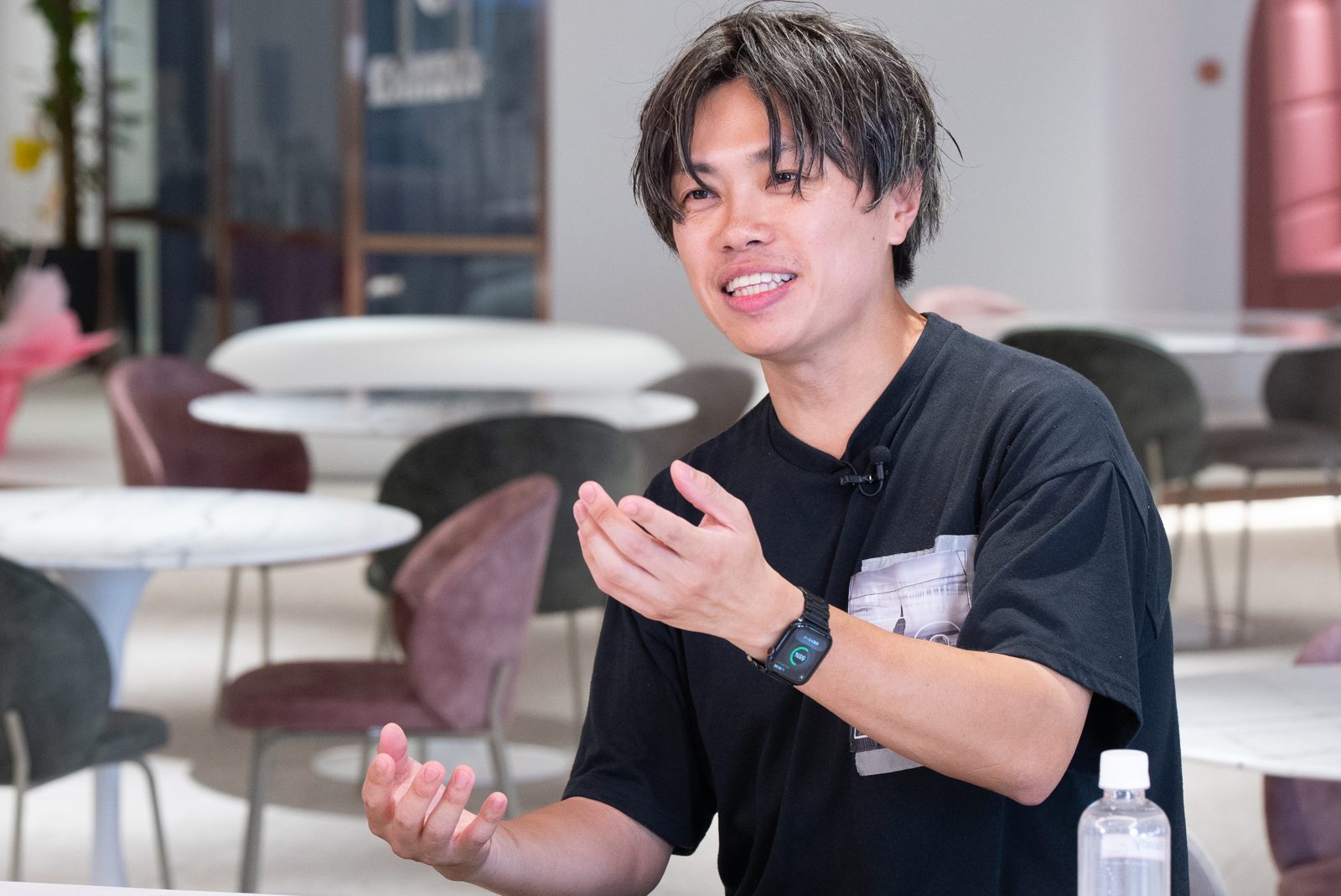 事業について語る渡雄太氏